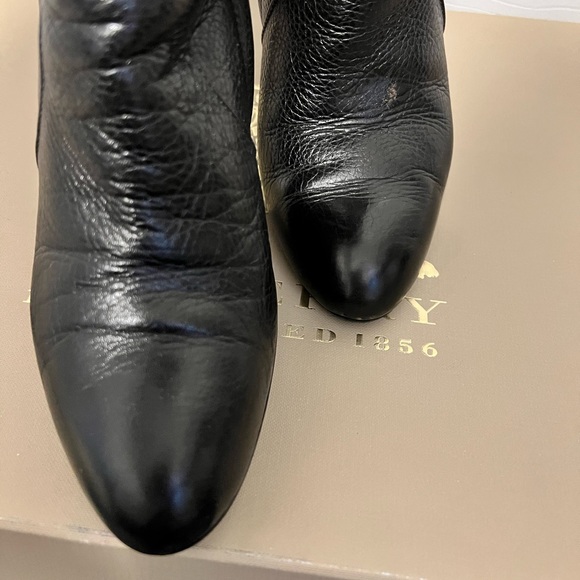 Stunning Authentic Burberry black leather tall boots - Picture 4 of 14